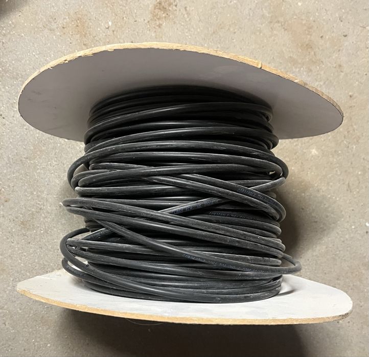 Kabel światłowodowy U­DQ(ZN)BH 8 włókien MM 50/125 OM3 uniwersalny Dca bezhalogenowy