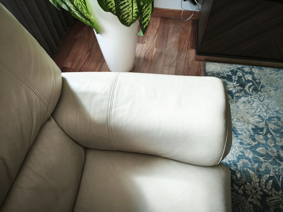 Sofá em pele Chateau d’Ax – 3 lugares com 2 relax manuais