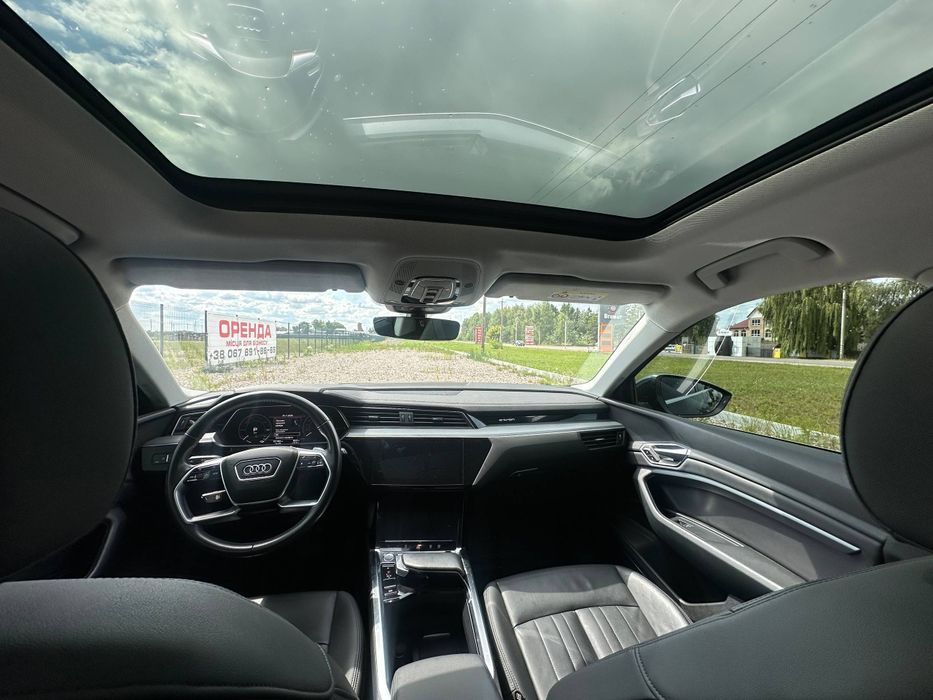 Продам AUDI Е-tron 2020