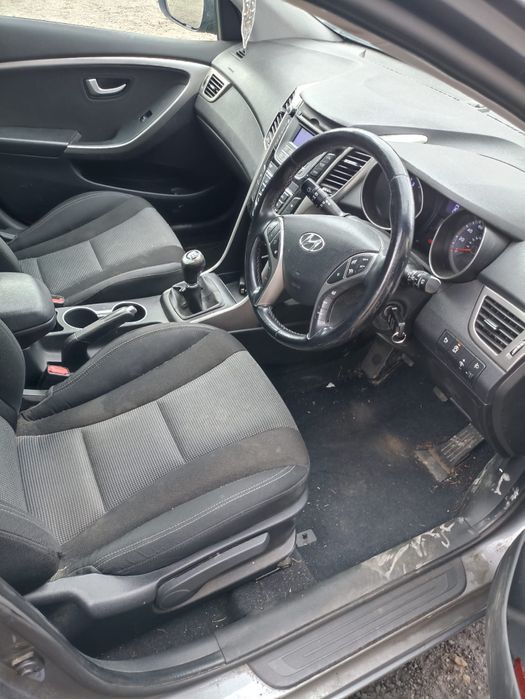 Hyundai i30 active Anglik silnik 1.6cdri przód Hyundai i30