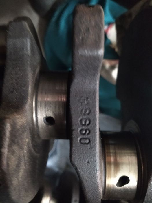 Колінвал колінвал 1.8 Audi 80 100 Passat Golf Jetta Vento