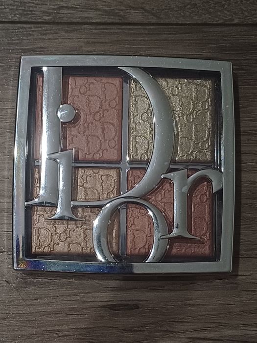 Paleta rozświetlaczy dior