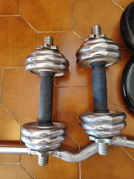 Equipamento de musculação