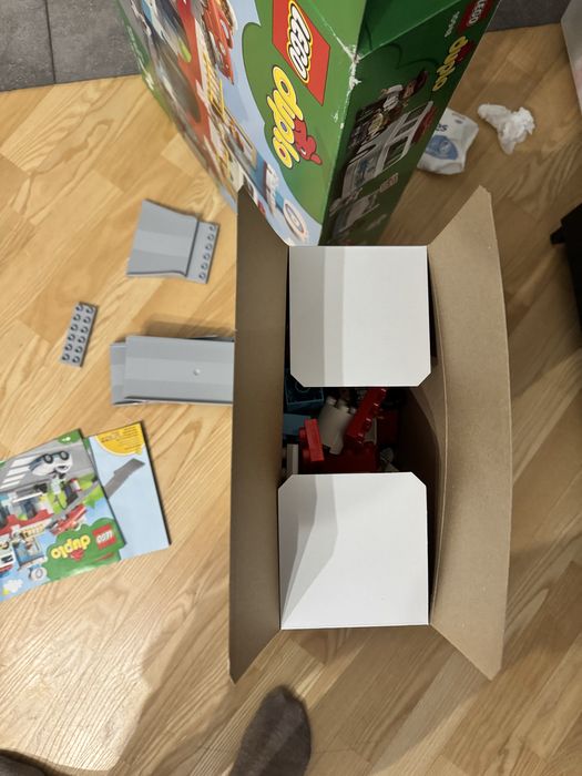 LEGO Duplo 10948 Parking piętrowy i myjnia samochodowa
