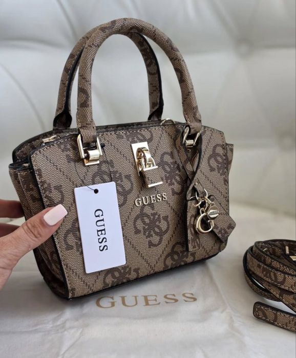 Сумочка Guess