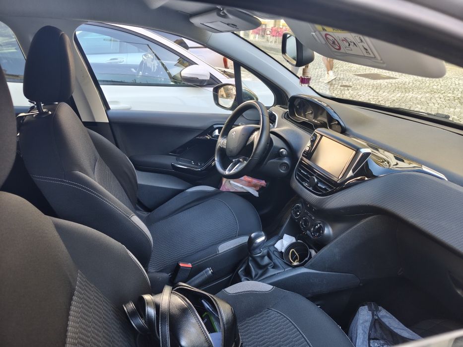Peugeot 208 1.2 PureTech – Junho 2016 – 90 000 km