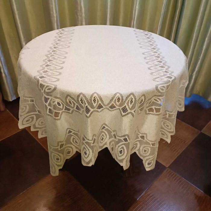 Скатерть  на.  стол