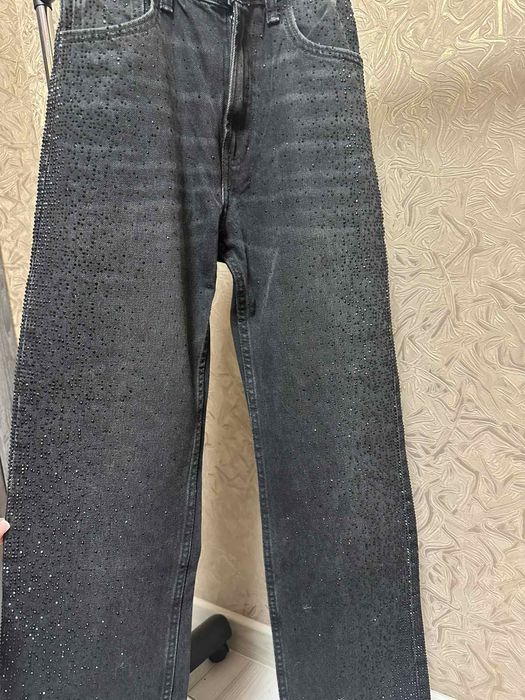 Джинси чорні в стразах Zara