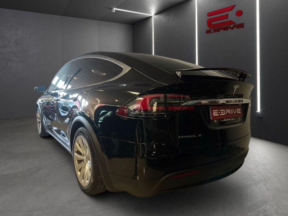 Tesla Model X 75D