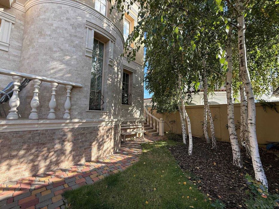 Продам хозяйский дом у моря в Совиньоне — 296 м², закрытый поселок!