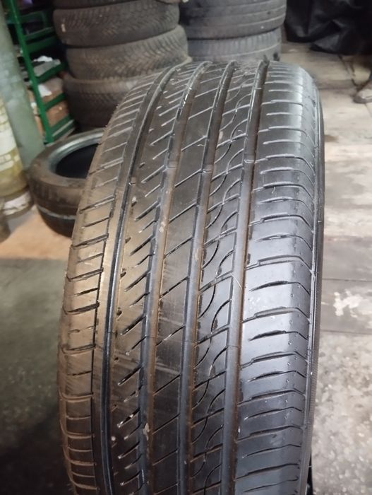 Одна літня шина Arivo 215/55/17