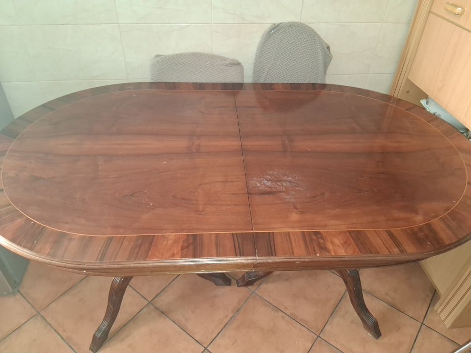 Mesa de Jantar em Mogno Extesível