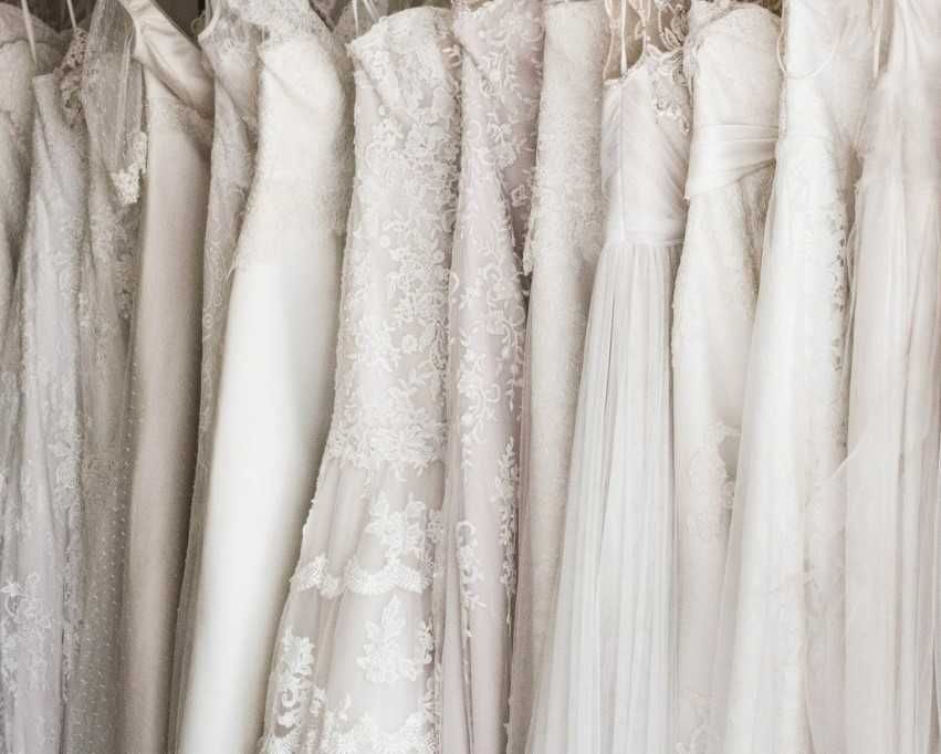 Liquidação Vestidos de Noiva Novos, de Marca. Desconto de 80%.