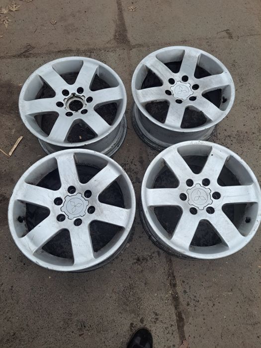Диски Mitsubishi Pajero Wagon 3/4 R18