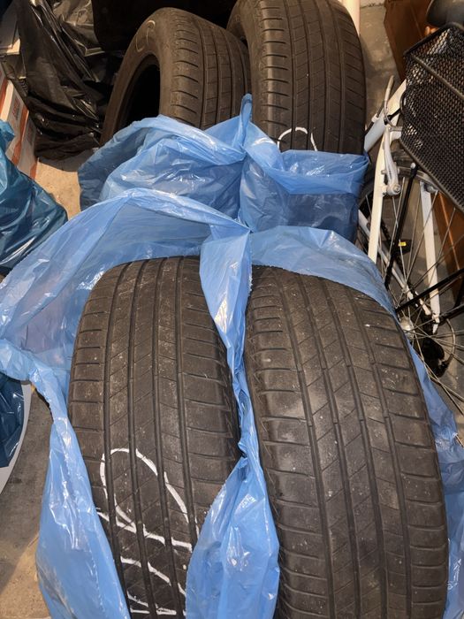 Bridgestone Turanza 215/60 R17. 100H 2 sztuki bieżnik 5,5