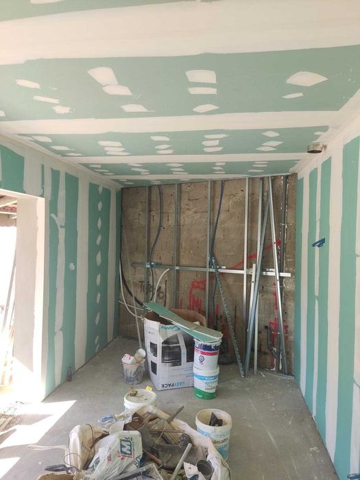 Teto falsos, divisorias em Pladur, Pavimentos,  Eletricidade, Pinturas