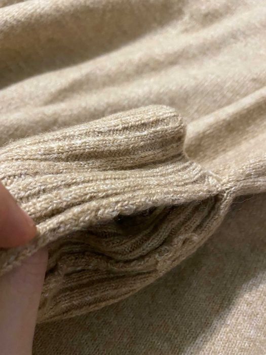 Светр Reserved із довгим горлом і зшитими рукавами