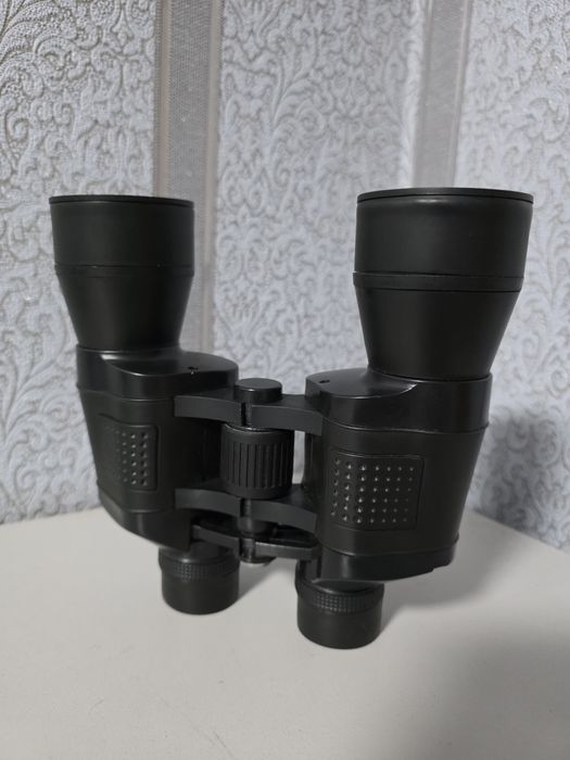 Продам бинокль 10х50