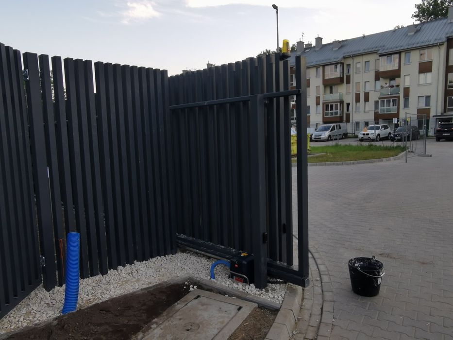 Siłowniki do bram serwis Montaż bramy garażowe Nice Bft Came automaty