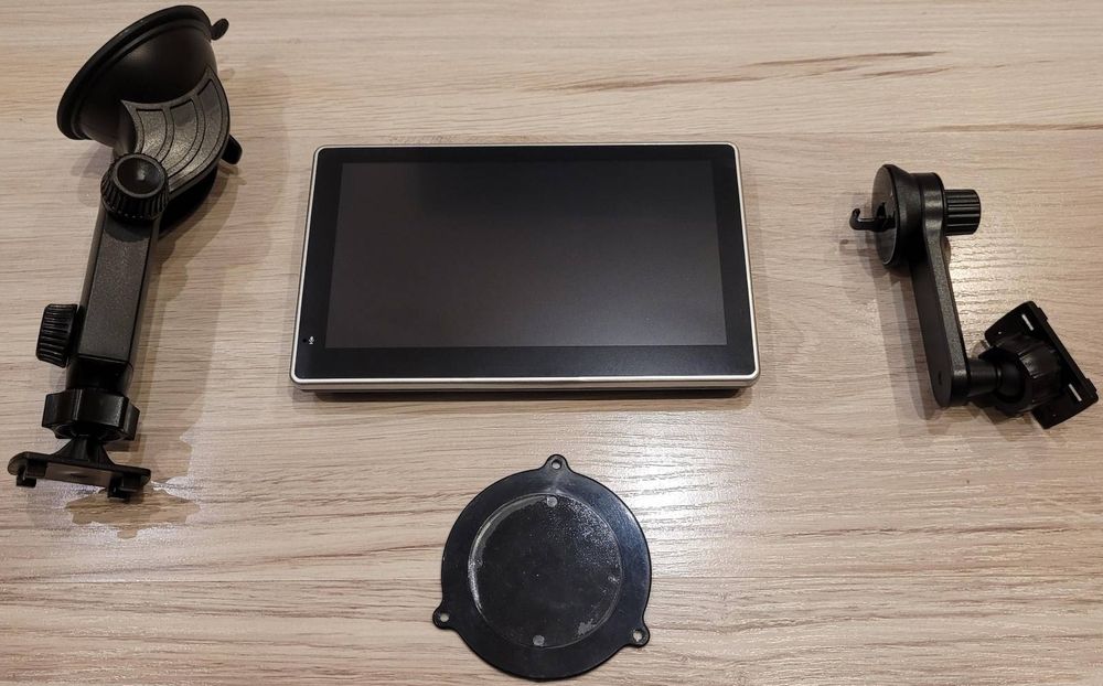 Monitor 7-calowy bezprzewodowy Android Auto, Apple CarPlay, kamera cof