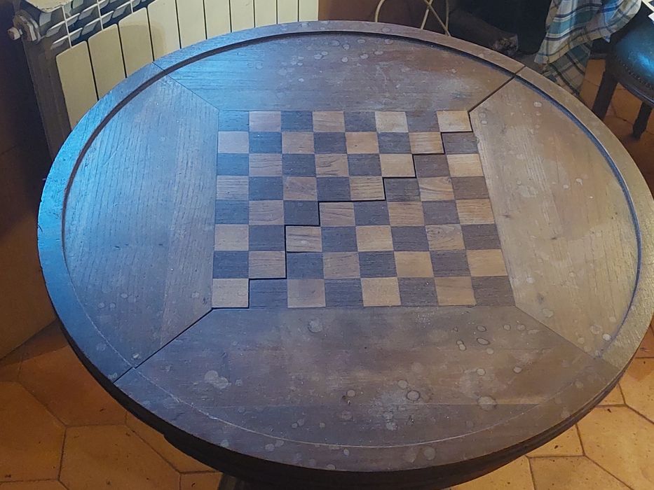 Mesa de jogo redonda