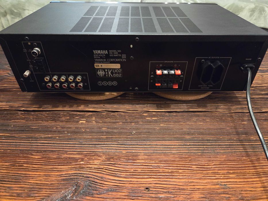 Amplituner stereo Yamaha RX-385