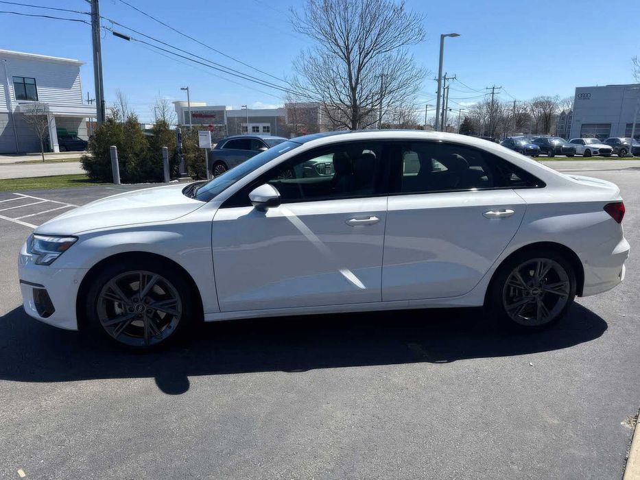 Audi A3      2024