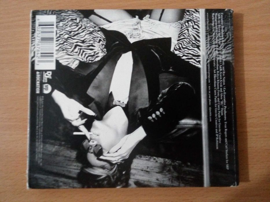RIHANNA - Talk That Talk Deluxe Edition c/ extras
