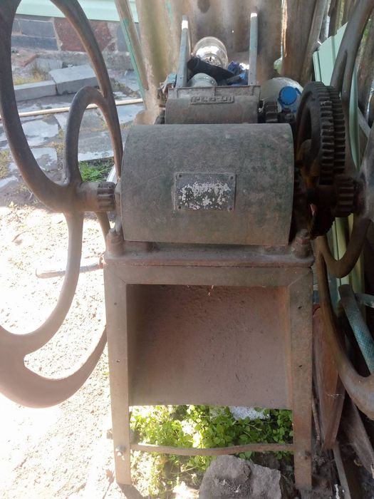 Продам січкарню у хорошому стані.