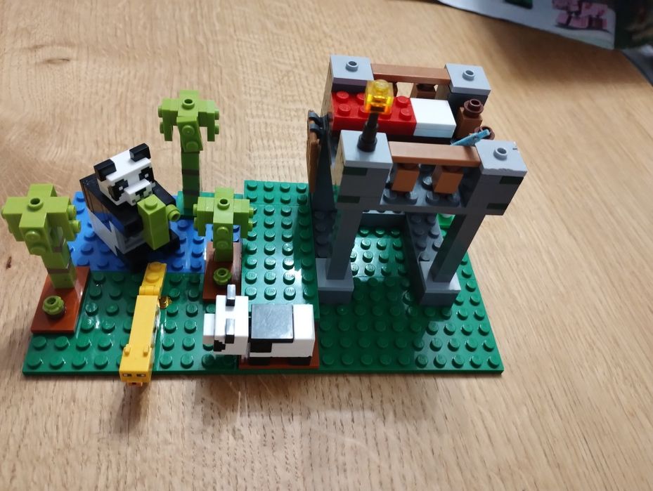 LEGO Minecraft Żłobek dla pand 21158
