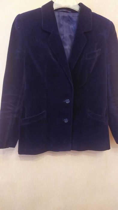 Стильный бархатный пиджак