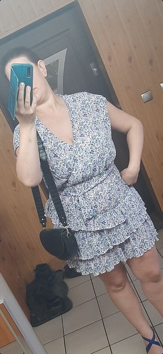 Sprzedam sukienkę nową 42