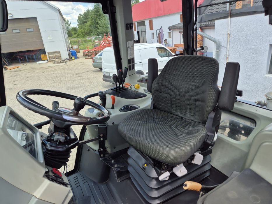 Massey Ferguson 5455 Dyna-4