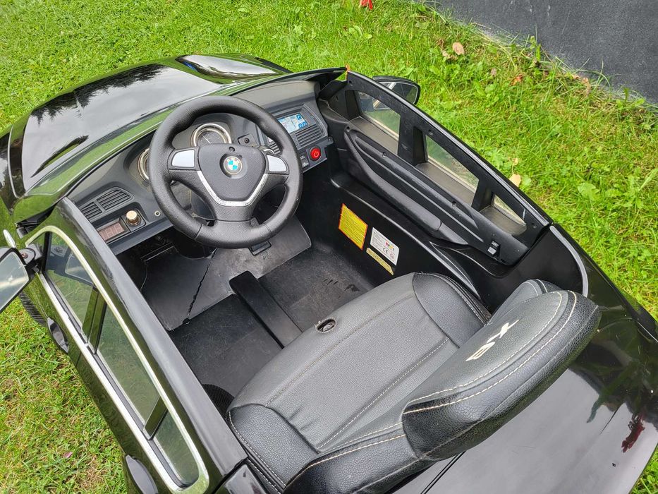 Auto BMW X6 na akumulatory