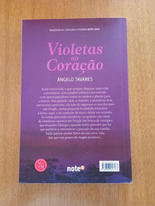 Livro " Violetas no Coração"