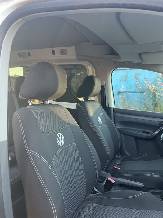 Volkswagen Caddy 2011 • 1.6 TDI • дизель
