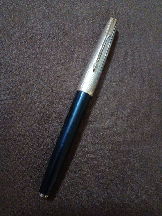 Caneta Parker 61 preta e dourada