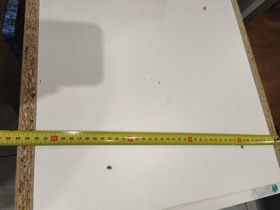 Pojemny kontenerek pod biurko komoda