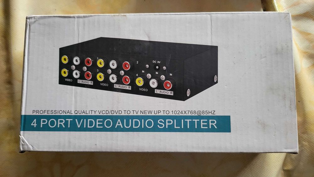 Selling RCA switch (4 in 1 out) and RCA splitter (1 in 4 out) – new64741314905985121