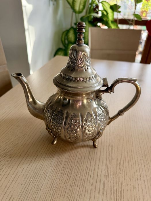 Ozdobny dzbanek imbryk