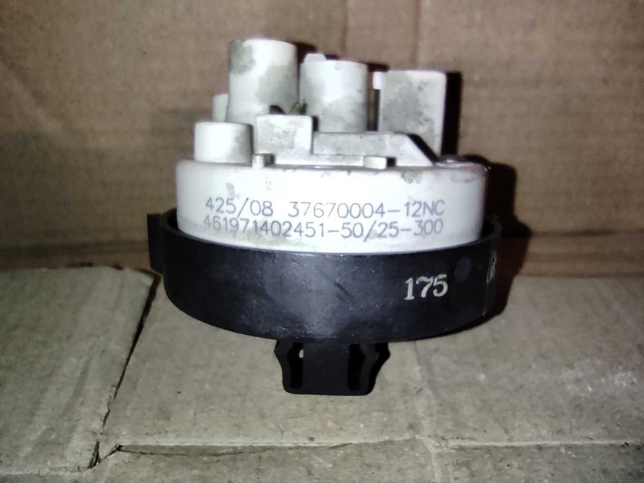 Пресостат датчик стиральной машинки Whirlpool model41105 425 /08
