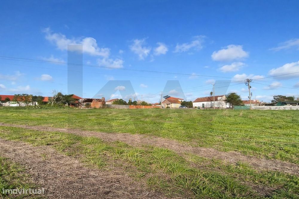 Terreno à Venda com 1.370 m2 | Rua do Estreito, Coimbrão (Leiria)