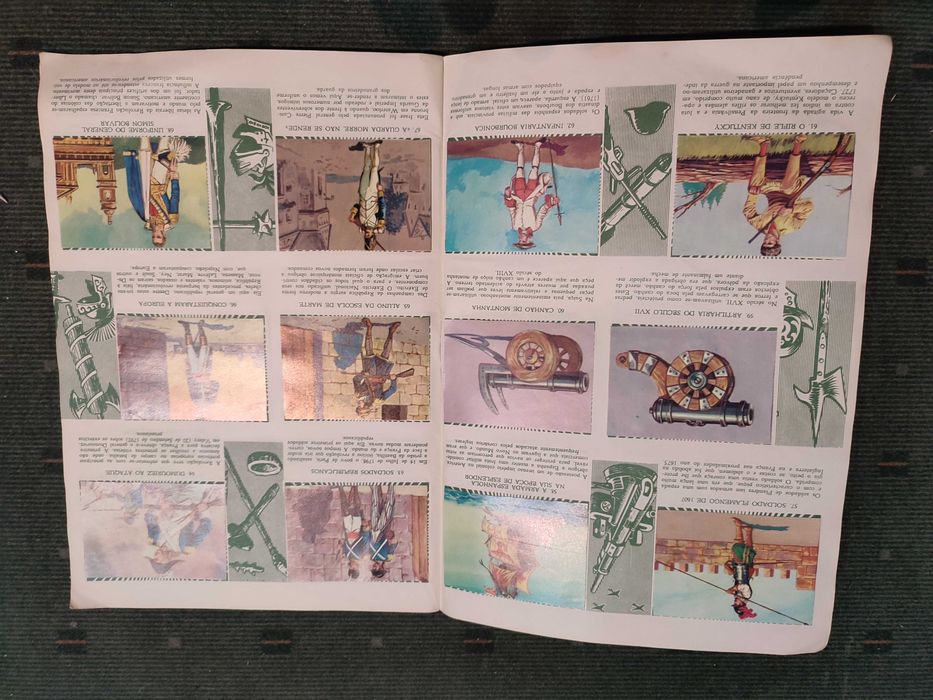 Caderneta de Cromos Armas e Soldados - Completa