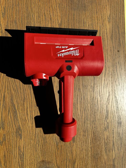 Milwaukee M12AUN