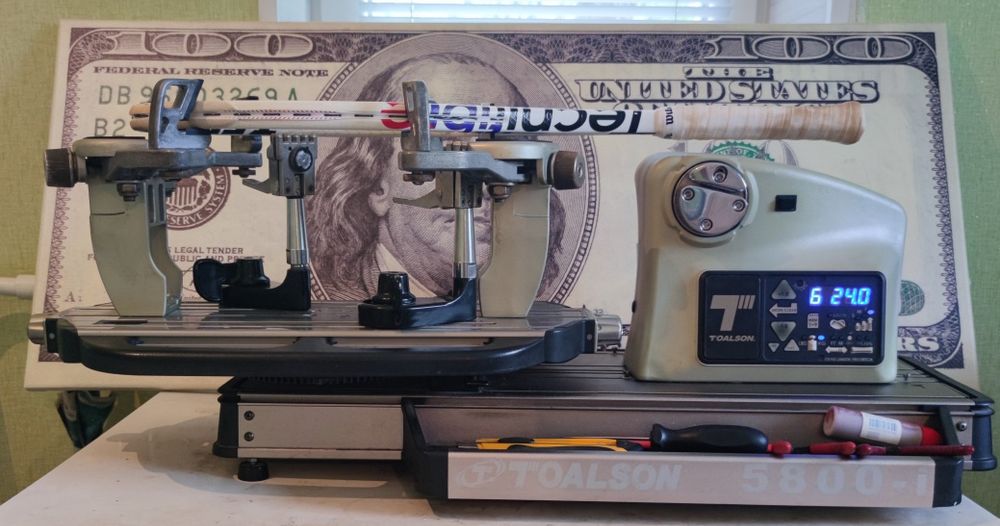 Професійна перетяжка, натяжка  ракеток для тенісу, бадмінтону,сквошу,