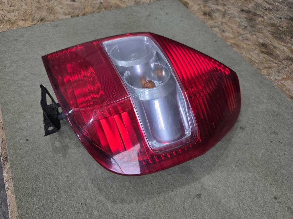 Lampa prawa tył tylna Honda Jazz II 2 04r