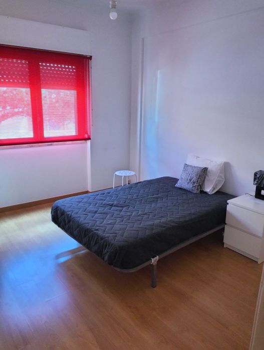 Quarto em Algueirão Mem Martins - São Carlos