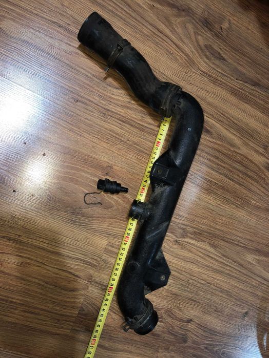 Патрубок інтеркулера Jetta, Golf 3 1.9 TDI 1992-1998р.в. 1H0145762AE