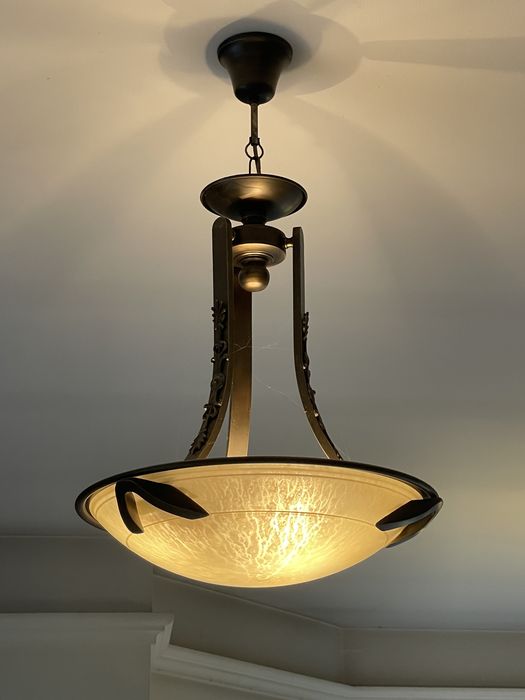 Żyrandol i lampa mosiężna - komplet w klasycznym stylu