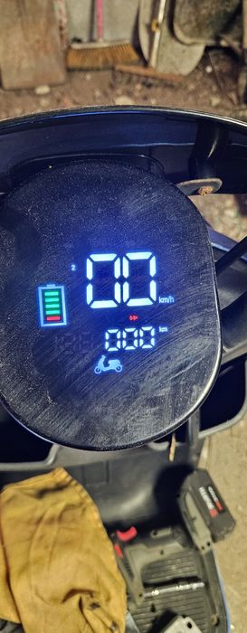 Vendo moto elétrica 750€